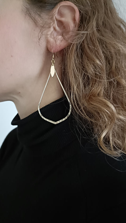 les Sibylle, grandes boucles dorées 18k, en percées ou clips, et petites feuilles dorées 18K
