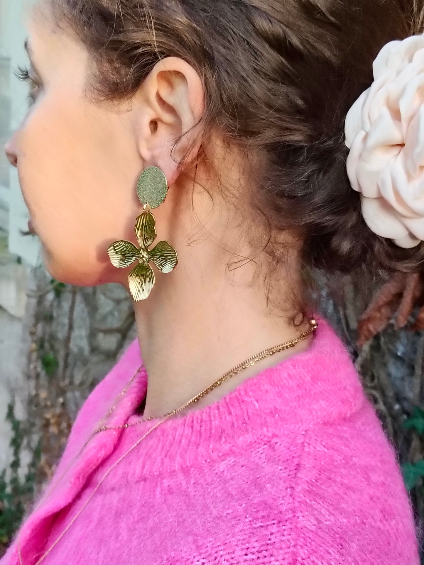 Vivienne, les boucles d'oreilles clips fleurs dorées or fin