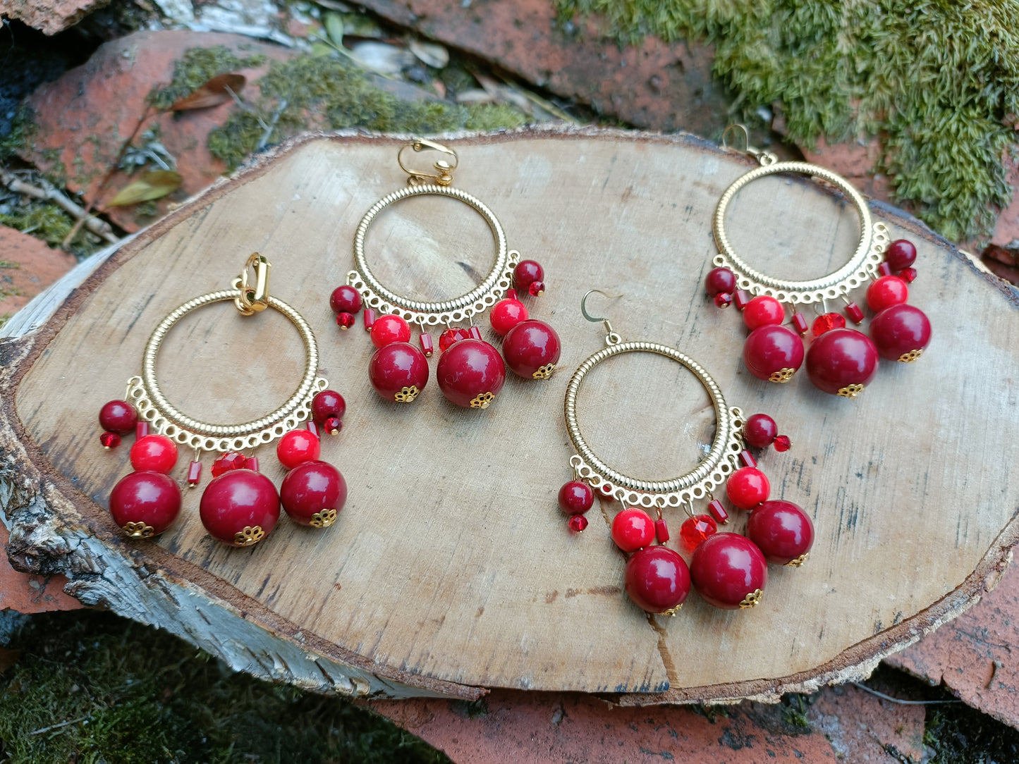Ysambre, les grandes boucles d'oreilles rouges dorées or fin, percées ou clips